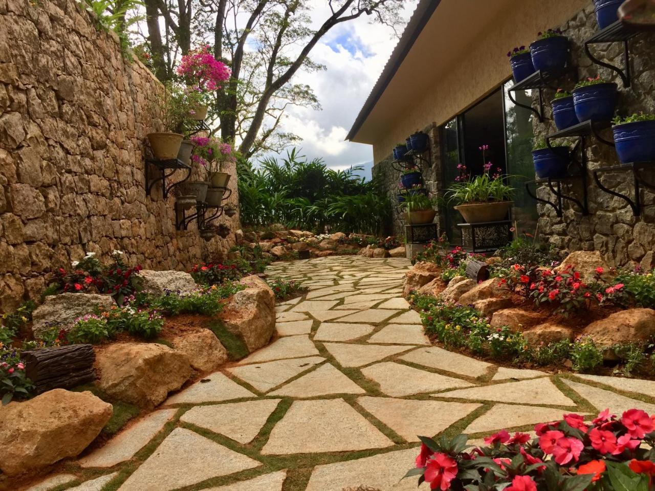 Elakai Villa Мунар Екстериор снимка